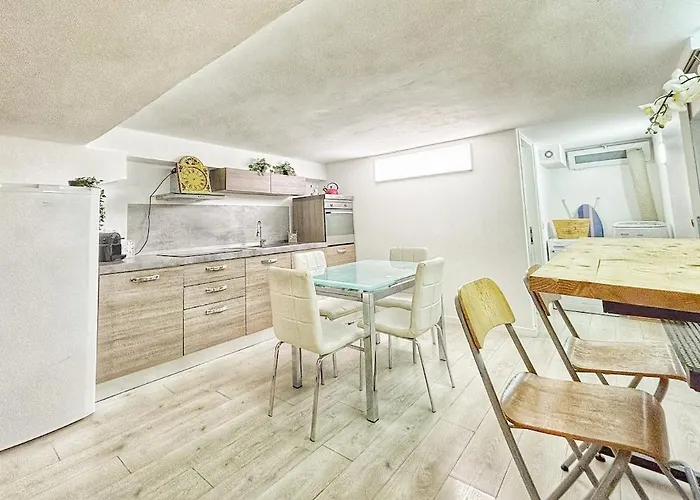 Cozy Basement Navigli Apartment Milan